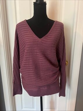 Womens V-Neck Ribbed Pullover Sweater - Dusty Plum